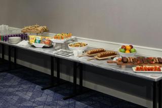 Courtyard by Marriott Ottawa Downtown - 1