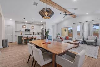 Desert Chic Glendale Oasis Near Stadium BBQ - 7