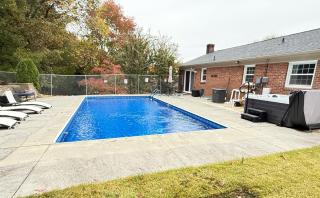 Spacious 4BR Retreat with Salt Water Pool and Hot Tub - 8