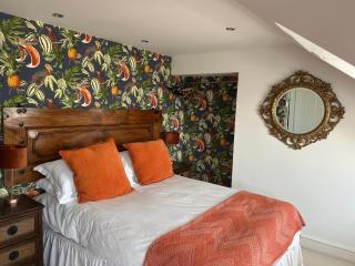 Ramsgate Retreats at Latimer House - boutique seaside house for large groups and family stays - 2
