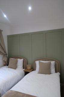 Entire luxury home in Manchester - 2