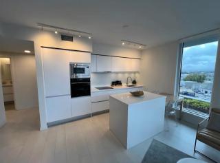 Heart of Vancouver stylish and cozy apartment - 8