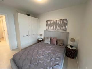 Heart of Vancouver stylish and cozy apartment - 6