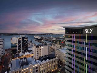 SO/ Auckland - 9
