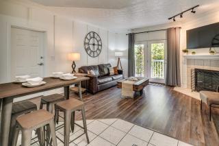 2 Mi to Dollywood! Golfview Resort Condo with Pools - 4