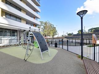 Macquarie Park 2BR Resort style Apt - 3
