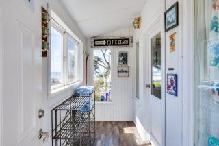 Ocean View with Hot Tub Miles Of Sandy Beach! Abalone Beach Cottage - 8