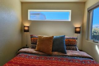 Oregon Coast Container Home, Dog Friendly! The Beach Box - 4