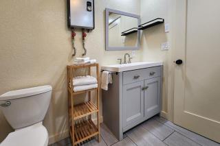 Oregon Coast Container Home, Dog Friendly! The Beach Box - 3