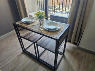 Depto Santiago centro, a metros del museo La Moneda, Plaza de Armas con Piscina, aire acondicionado y terraza, Facturable - 0