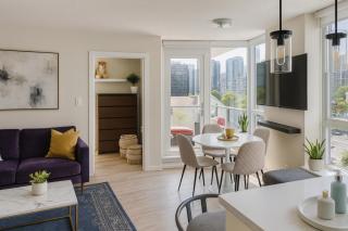 Family-Friendly 2BR Suite near Yaletown and Seawall - 3