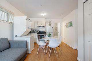 Private Guest Suite with Kitchen - 0