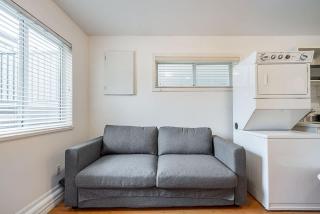 Private Guest Suite with Kitchen - 8