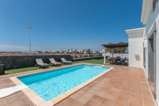 First Row Villa en La Goleta - 8