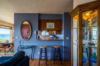 Oceanfront Wave Watching with Hot Tub! Beyond the Sea - 5