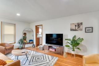 1 Mi to Dtwn Burlington Modern Home with Yard! - 9