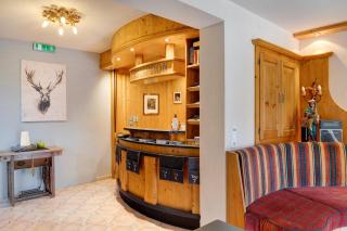 Living Apart Anita - 8