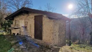 Casetta immersa nella natura - 8