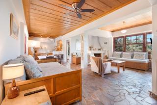 Katouna 4-bdrms bright home - 7