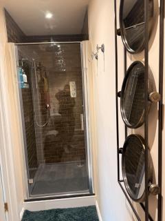 Globe Apartments - 8