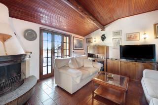 Lake View Apartment - 0