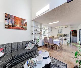 Cozy 1BR Shared Home Pool Tennis & Lake Access - 9