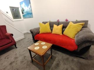 Lucky Home 7 - Ideal for Trade & Family - 2 Bedrooms - 2 Beds - Max 4 Guests - Close to BAE, Docks, Lake District, Beaches - 7