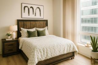 Convenient Coal Harbour 2BR Steps to Seawall and SkyTrain - 2