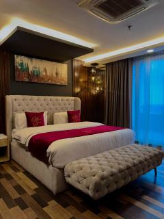 Ultra Luxury Apartments - Goldcrest Mall and Residency DHA - 4