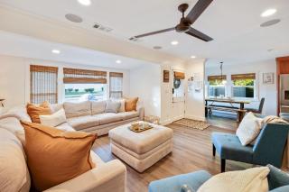 CUTE HOME 7 BLOCKS TO BEACH . XBOX . BIKES . PETS - 0