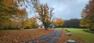 Lux estate! Hot tub, 8 acres, firepit, game room, private pond, EV, lots of privacy, 10 mins to town - Windham - 6