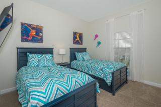 3087LL Townhouse 5 Bedrooms & 4 Bathrooms Pool - 4