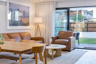 Coastal Comfort on Hedges Ave by Housemark Escapes - 2