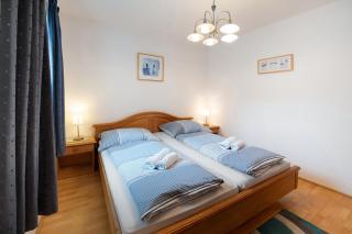 Haus Lowe Apartment Erdgeschoss 1 - 8