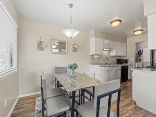 Alder Stay 3bd Townhome In Heart Of Arlington - 2