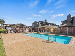 Alder Stay 3bd Townhome In Heart Of Arlington - 9