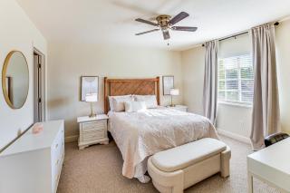 Golf Getaway Cape Coral Condo 1 Mi to River! - 7