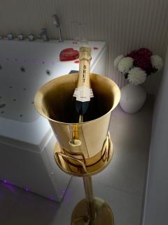 Cocon Diamant Romantique - Jacuzzi & Sauna Privatifs-Hyper-Centre - 4