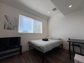 Blue Stay Walk to BMO Stadium and USC - 2