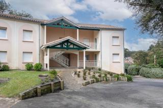 Résidence moderne avec piscine - 6