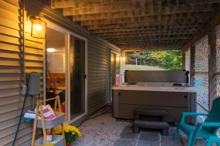 Pet-Friendly Home with Hot Tub Near Cranmore! - 9