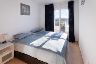 Luxe apartment with beautiful view - 9