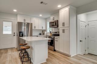 Near Historic Georgetown Square! Updated Home - 1