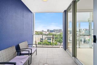 Belise - 16th floor Executive Apt for 2 plus parking - 4