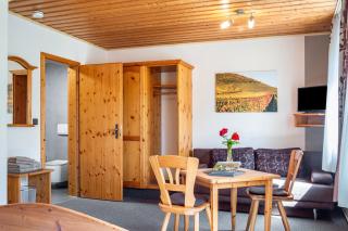 Wein- und Gästehaus Lutz - 8