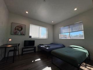 Blue Central Stay Near USC, BMO Stadium & Downtown LA - 7