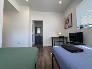 Blue Central Stay Near USC, BMO Stadium & Downtown LA - 1