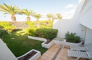 Spacious 3-bedroom beach Bungalow - 9