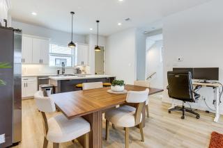 6 Mi to NRG Stadium! Modern Unit with Yard - 9