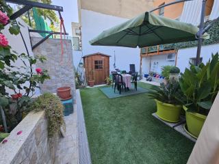 Lux Energy Room and Garden - 3